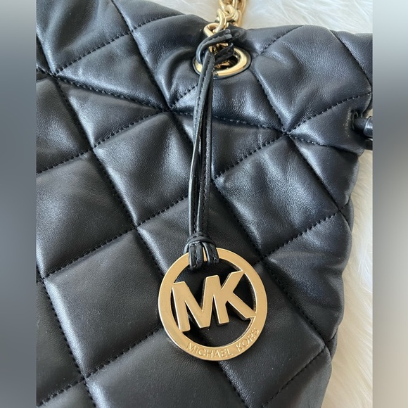 MK vintage quilted lambskin leather purse GUC - Picture 5 of 9